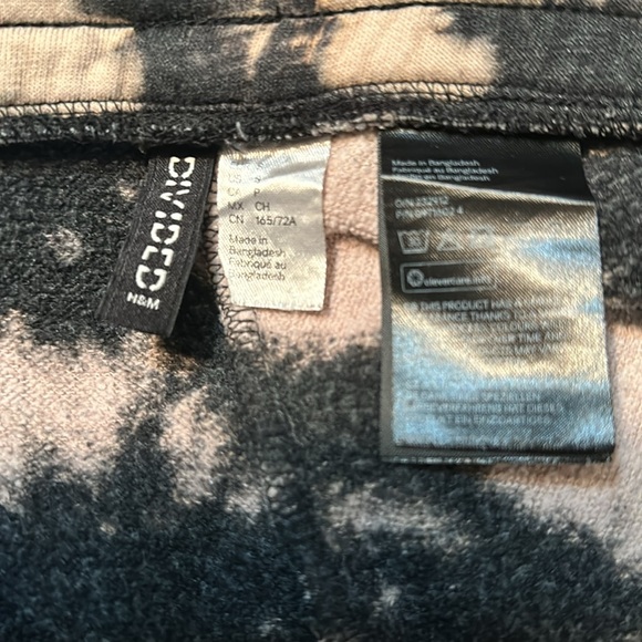 H&M divided black and whitish grey sweatpants US small - Picture 4 of 5